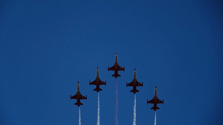 SoloTürk ve Türk Yıldızlarınden nefes kesen gösteri Mevlananın Konyaya göçü ilk kez böyle kutlandı