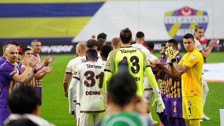 Eyüpspor ve Göztepeli futbolcular birbirlerini alkışladı