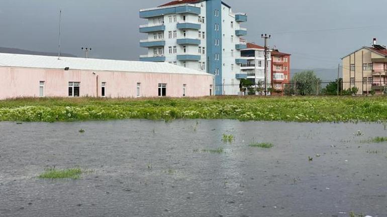 K�� geri d�nd�! Meteoroloji yeni raporu yay�mlad�: Pe� pe�e uyar�lar