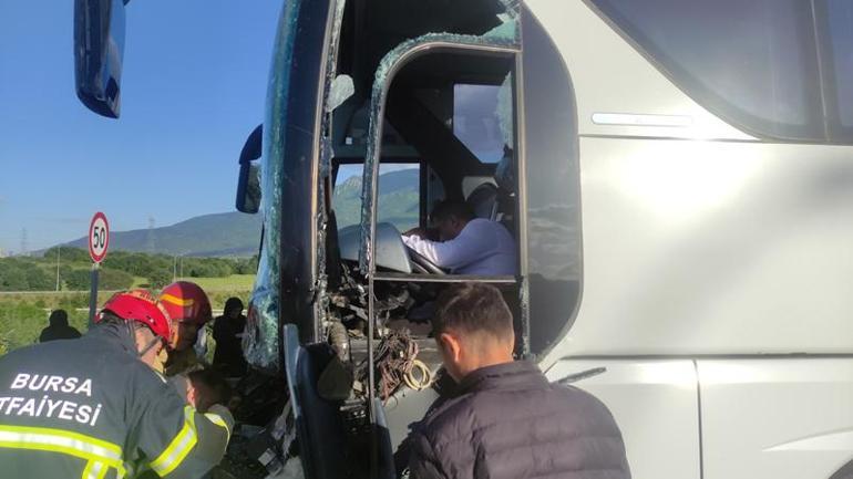 Faciadan dönüldü Yolcu otobüsü TIRa çarptı: 38 yolcu kazayı yara almadan atlattı
