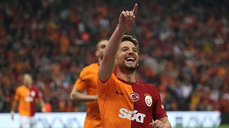 Galatasarayda Mertensle devam kararı İşte sözleşme detayları