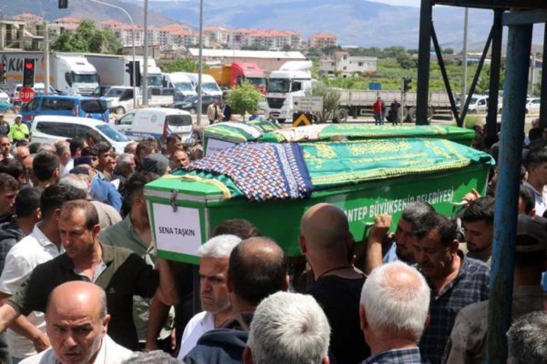 Beton mikseri faciası 9 kişi yan yana defnedildi