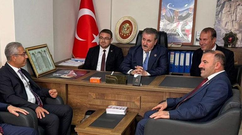 Belediyeleri, arka odada oturan PKKnın görevlendirdiği komiserler yönetirse devlet müsaade etmez