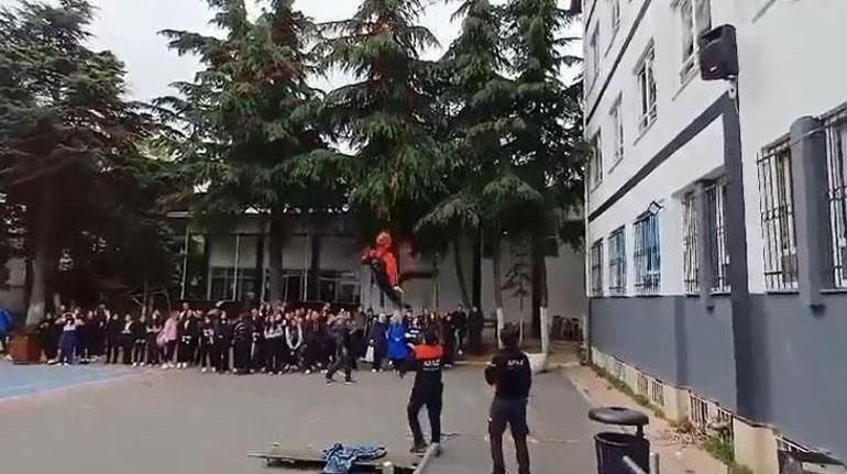 Bakırköy Anadolu Lisesinde korku dolu anlar AFAD açıklama yaptı