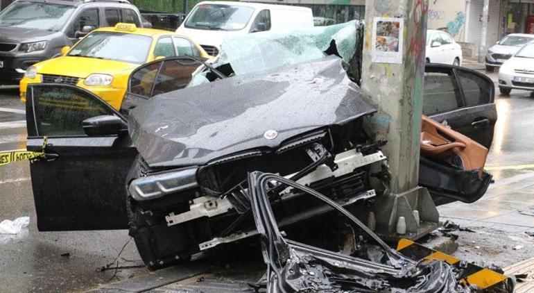 Ankara’da feci kaza Lüks otomobil hurdaya döndü: 1 ölü, 4 yaralı