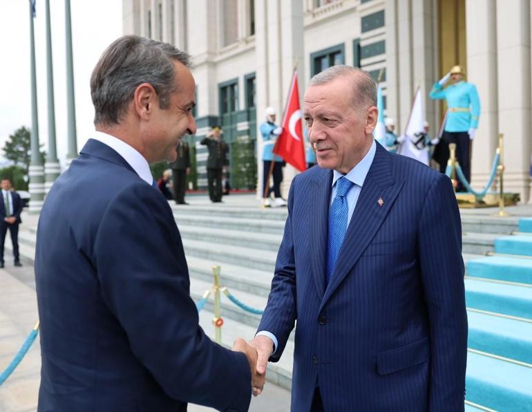 Erdoğan-Miçotakis görüşmesi sona erdi