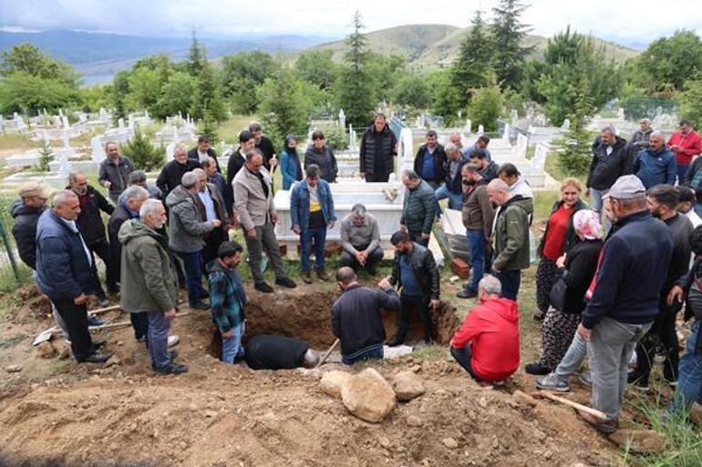 Her satırı vahşet Dilarayı battaniyeye sarıp eşeğe yükledi, define çukuruna gömdü