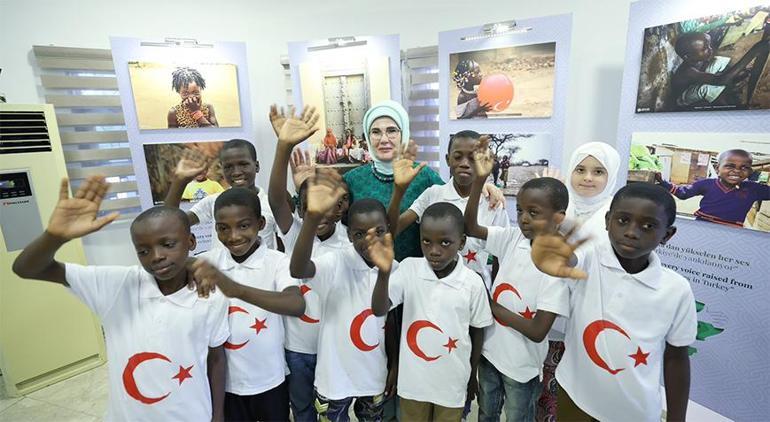 Emine Erdoğan Nijeryada: Güç ve gönül birliği ile farkındalığın artacağına inanıyorum