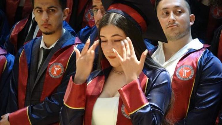 Fakülte birincisi depremzede Seyranı mezuniyet töreninde ağlatan sürpriz