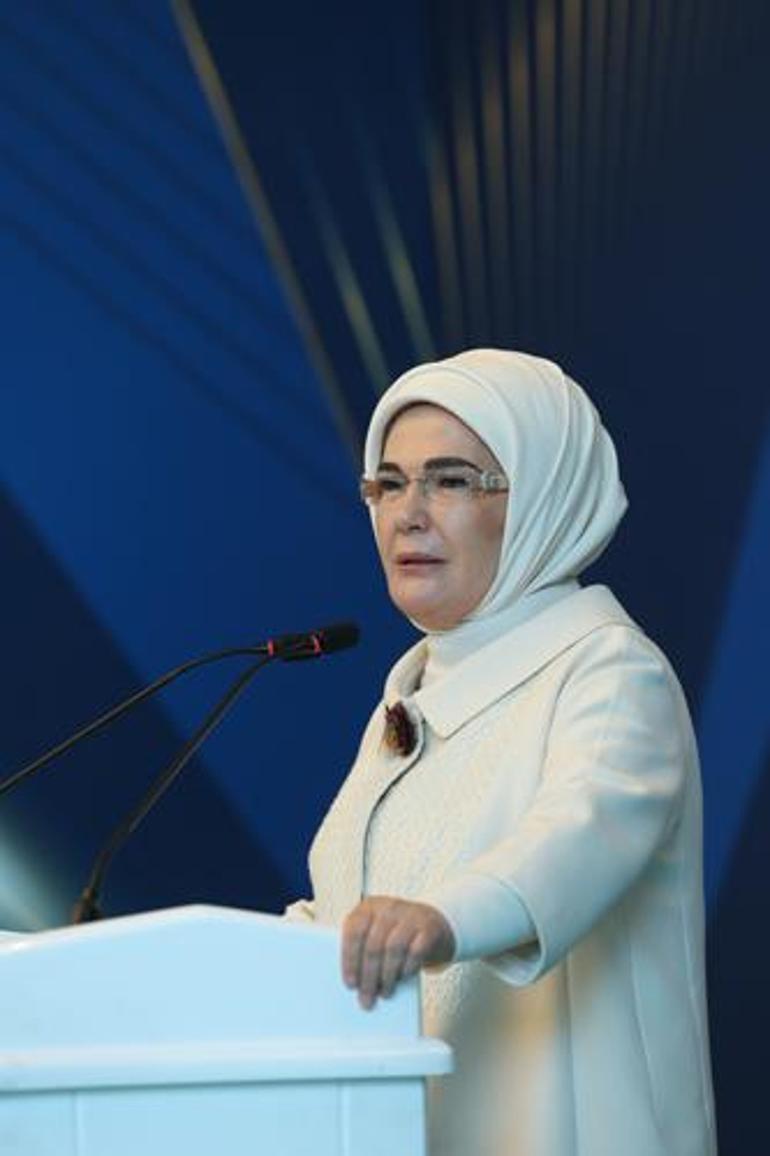 Emine Erdoğan sağlık çalışanlarıyla bir araya geldi: Şiddeti kabul etmemiz mümkün değil