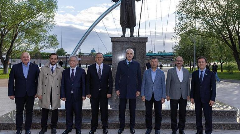 Numan Kurtulmuş, Astana’daki Atatürk Anıtı’nı ziyaret etti