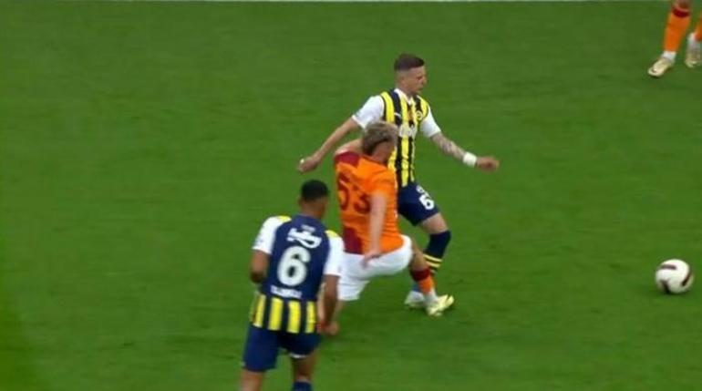 Galatasaray-Fenerbahçe derbisinde Djikunun kırmızı kartı tartışma yarattı Talihsiz bir karar