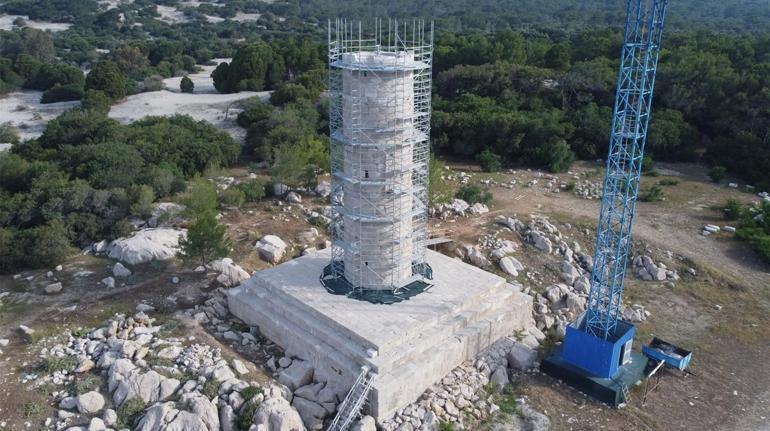 O artık batık bir geminin metruk deniz feneri değil