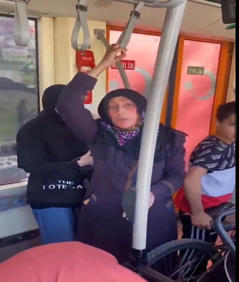 Yer: Eskişehir Tramvaydakilere hakaret edip, saldıran kadın gözaltına alındı