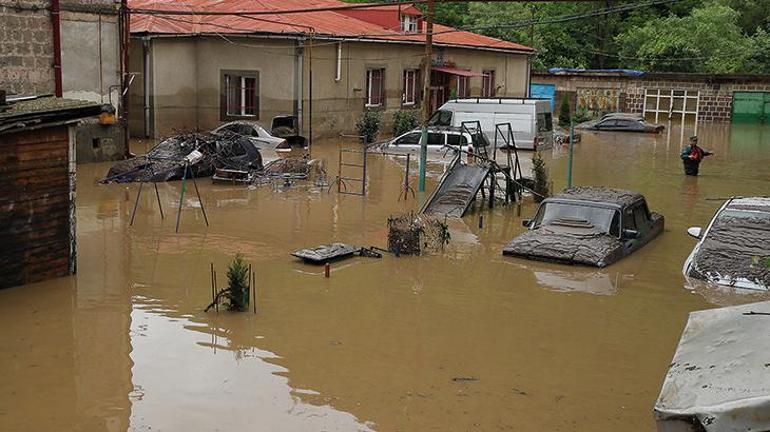 Ermenistanda sel felaketi: 4 kişi hayatını kaybetti