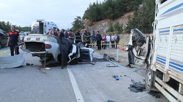 Kendi nişanlarına giderken can verdiler Gözyaşları sel oldu