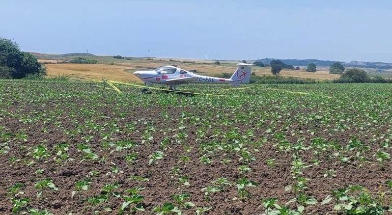 Son dakika... Yer: Tekirdağ Eğitim uçağı tarlaya acil iniş yaptı