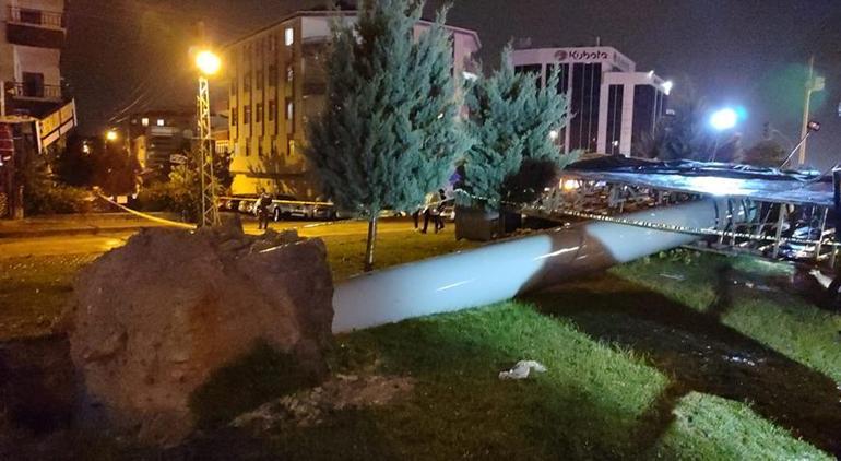 Ankara'da fırtına can aldı! Tabelanın altında kalan kadın hayatını kaybetti  - Güncel Haberler Milliyet