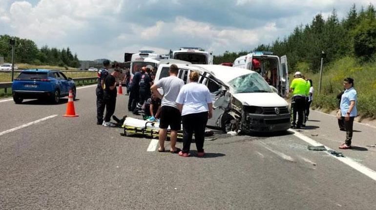 TEMde minibüs takla attı Ölü ve yaralılar var