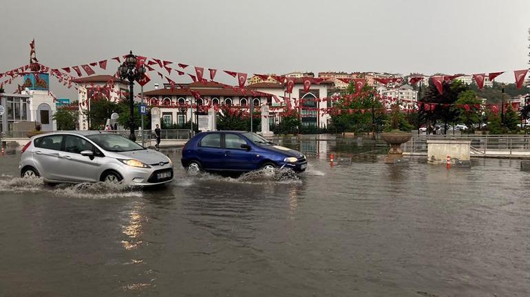 Hava sıcaklığı 15 dakikada 16 derece birden düştü, kum fırtınası çıktı