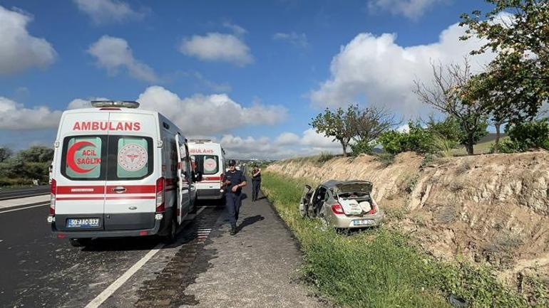 Sınava yetişmeye çalışırken kaza yaptılar Anne ve oğlu yaralandı