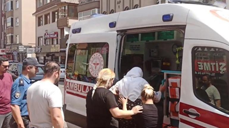 Engelli kız annesini evde kilitleyip darbetti Ters kelepçeyle ambulansa bindirdiler