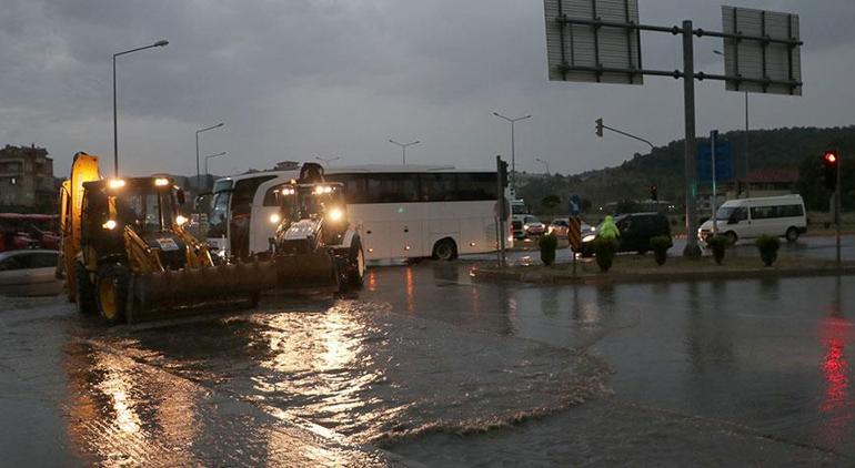 Meteoroloji saat verip uyardı Trakyada ceviz büyüklüğünde dolu yağdı