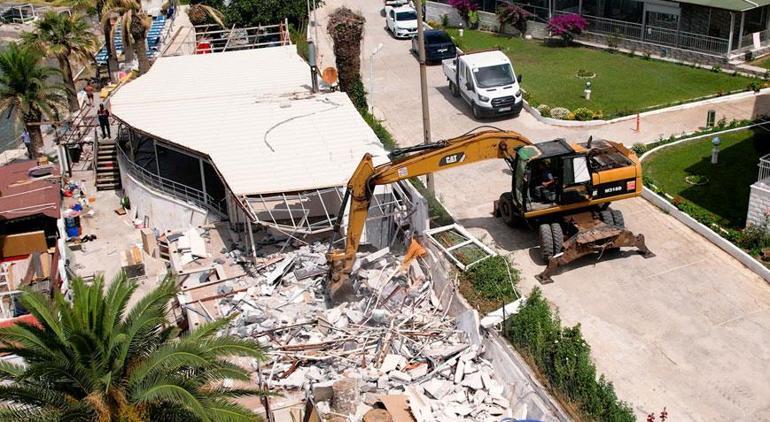 Gelen şikayetler sonrası bakanlık harekete geçti Ayvalık’ta yıkımlar başladı