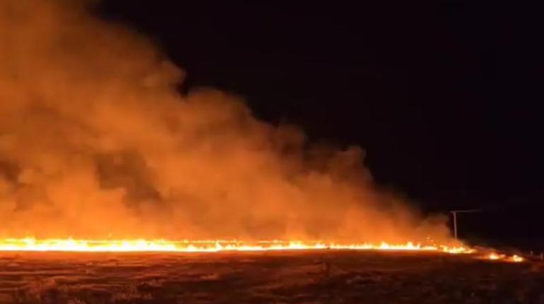 Şırnaktaki anız yangını 7 köyü etkiledi Müdahale sürüyor
