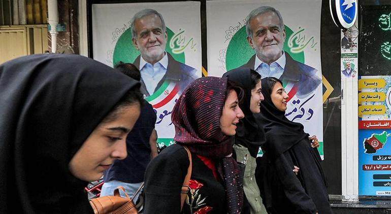 İranın yeni cumhurbaşkanı belli oluyor Sandıklara katılım oranında dikkat çeken iki detay