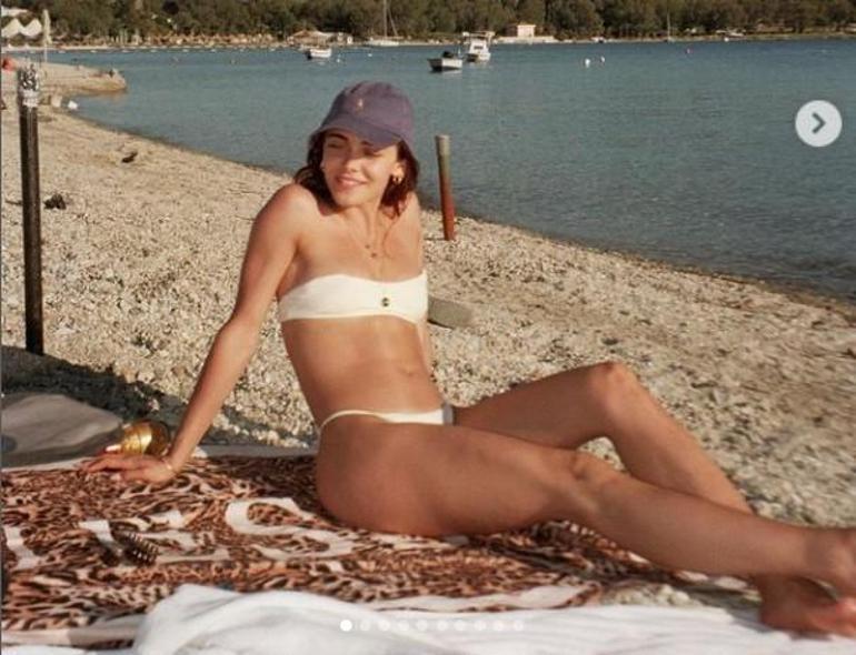Hafsanur Sancaktutan yaz sezonunu açtı Bikinili pozları sosyal medyayı salladı