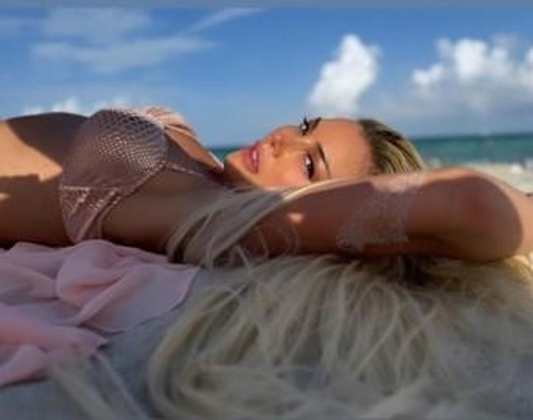 Petek Dinçöz, Miami sokaklarında gençlere taş çıkardı Bikinili hallerine beğeni yağdı