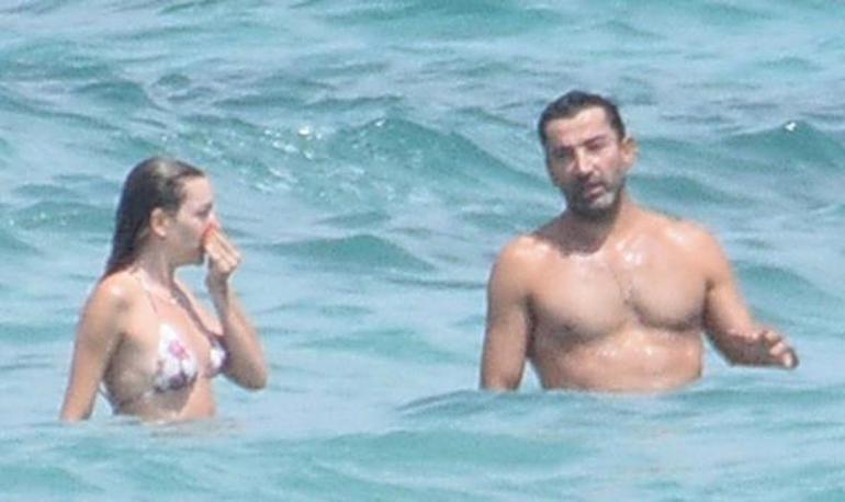 Kenan İmirzalıoğlu ile Sinem Kobal sezonu açtı Çeşmede keyifli anlar