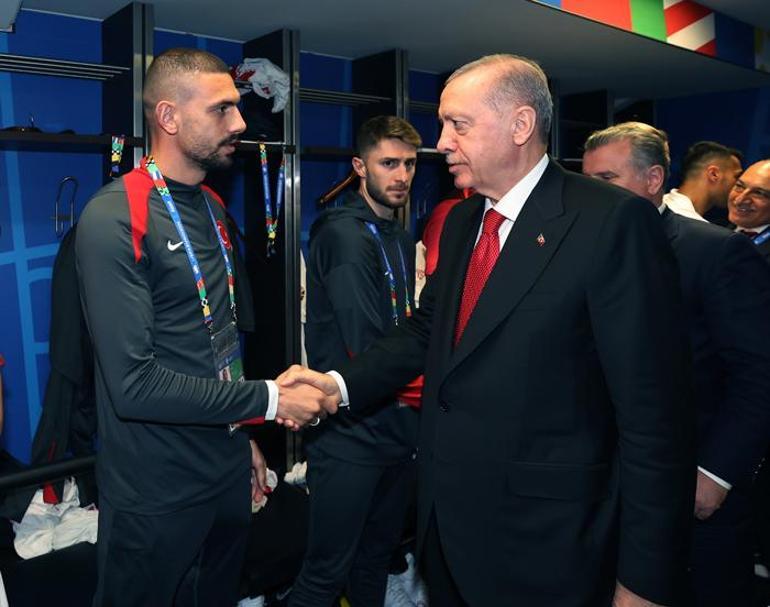 Cumhurbaşkanı Erdoğandan A Milli Futbol Takımına ziyaret Siz bizim şampiyonumuzsunuz