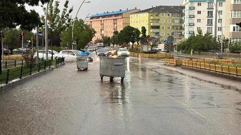 Erzurum ve Gümüşhanede sağanak yağış Kriz merkezi toplandı