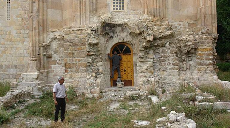 Artvinde 1200 yıllık tarih İçerisini görmek için taş üstüne taş koydular