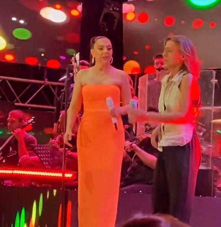 Ebru Gündeş konserine Yıldız Tilbe damga vurdu Karşılıklı göbek attılar