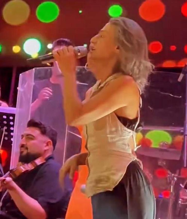 Ebru Gündeş konserine Yıldız Tilbe damga vurdu Karşılıklı göbek attılar