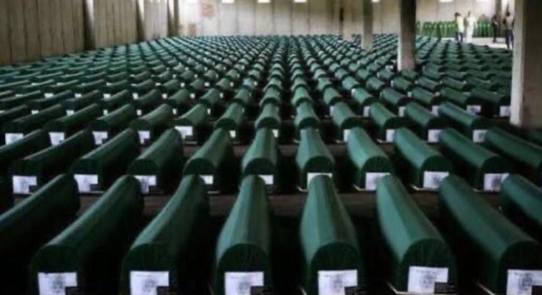 AK Partili Çelikten Srebrenitsa soykırımı paylaşımı