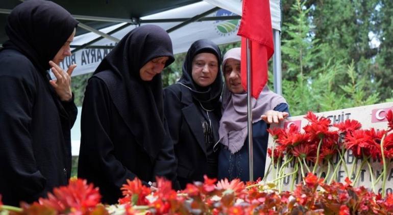 15 Temmuz şehidi Serdar Gökbayrak 8inci yıl dönümünde mezarı başında anıldı