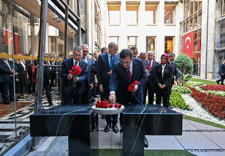 Cumhurbaşkanı Yardımcısı Yılmaz: Milletimiz bağımsızlığımıza vurulmak istenen zincirleri kırmıştır