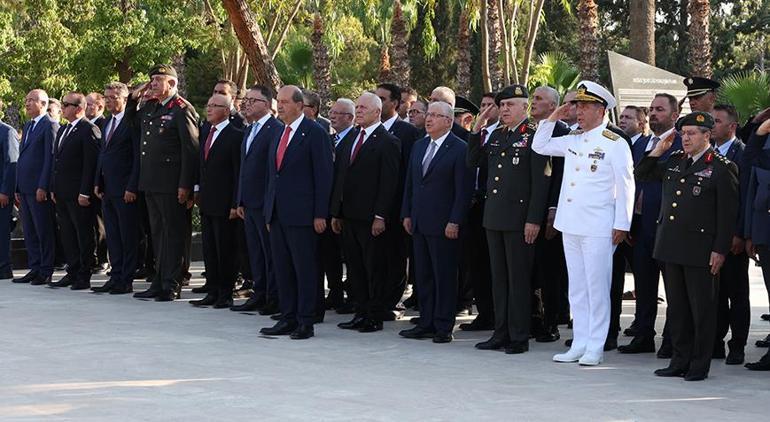 Milli Savunma Bakanı Yaşar Güler, KKTCde Boğaz Şehitliğini ziyaret etti