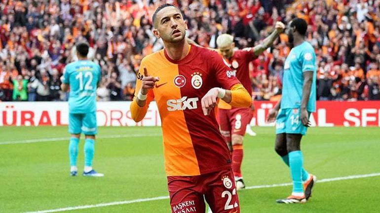 Galatasarayda yıldız futbolcuyla yollar ayrılıyor Menajeri yönetimle görüştü