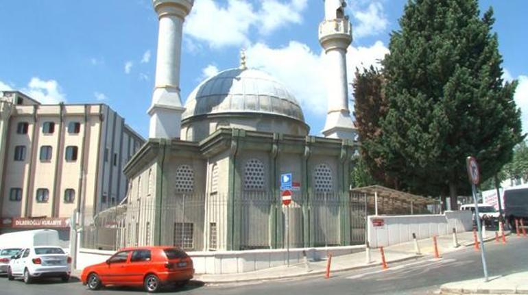 Incredible attack at Istanbul mosque: Imam shot with arrow