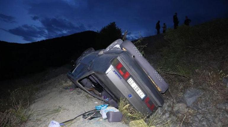 Kontrolü kaybeden otomobili onlarca metre yükseklikten düşerken terasa takıldı