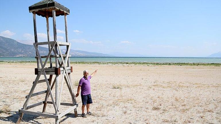 Su kaydırağı ortada kaldı Korkutan görüntü: Su çekilen mesafe 300 metreye ulaştı