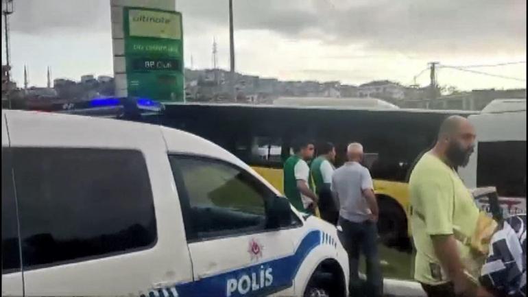 İETT otobüsü 3 araca çarpıp kontrolden çıktı: 1’i ağır 3 yaralı