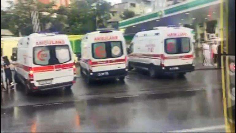 İETT otobüsü 3 araca çarpıp kontrolden çıktı: 1’i ağır 3 yaralı