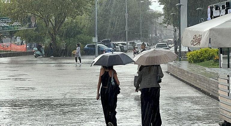 Yağmura aniden bastırdı, vatandaşlar nefes aldı