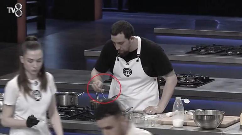 MasterChefte 15. yarışmacı belli oldu Mehmet şef bir anda seslendi: Herkes dursun, çift tadım var